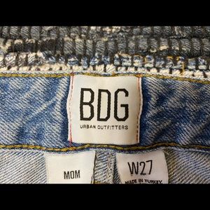 High waisted Mom jeans